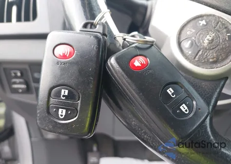 2011 Toyota Prius Five z USA, uszkodzony, nr VIN JTDKN3DU7B1403155